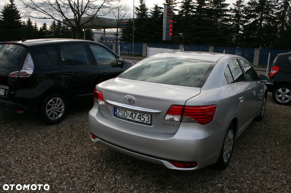 Toyota Avensis - 9