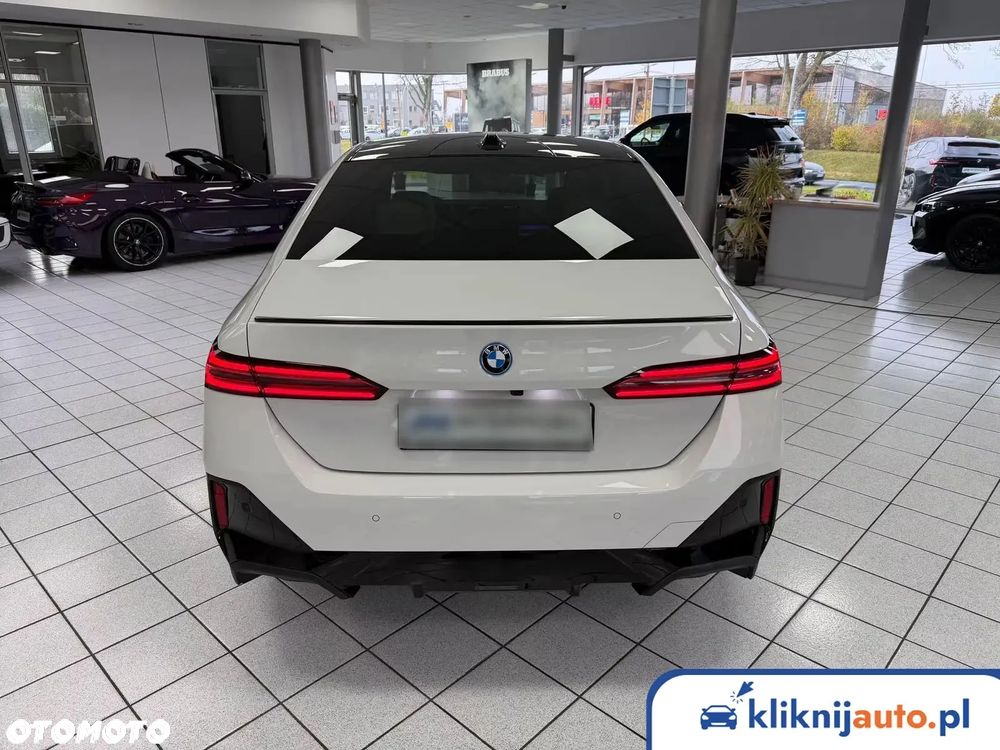 BMW Seria 5 520d xDrive mHEV M Sport - 3