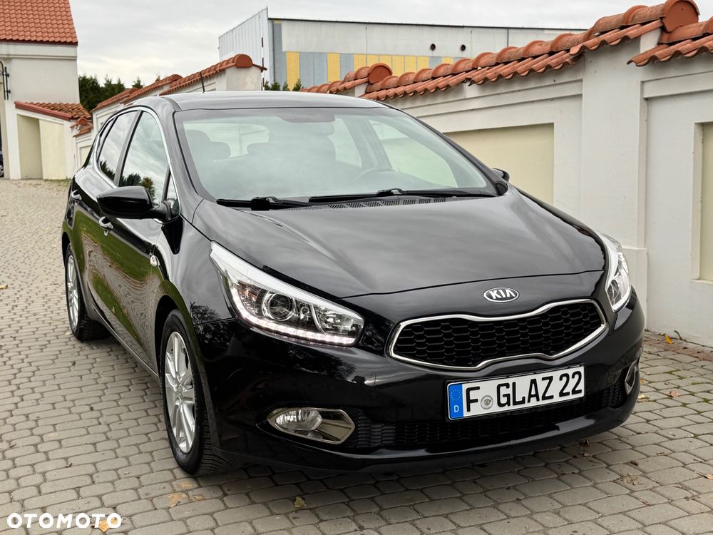 Kia Ceed - 35