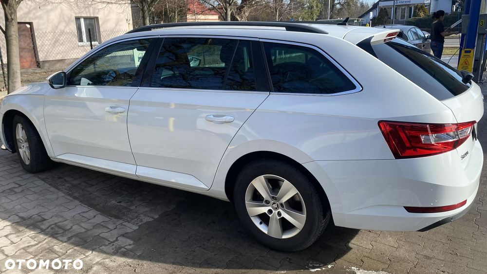 Skoda Superb 1.6 TDI GreenLine - 9