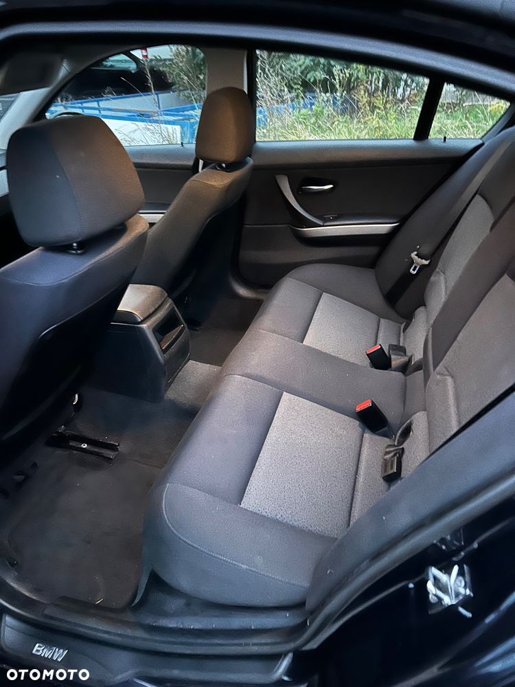 BMW Seria 3 318i - 10