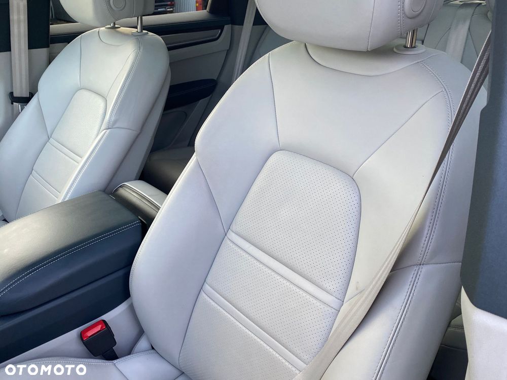 Porsche Cayenne E-Hybrid - 25