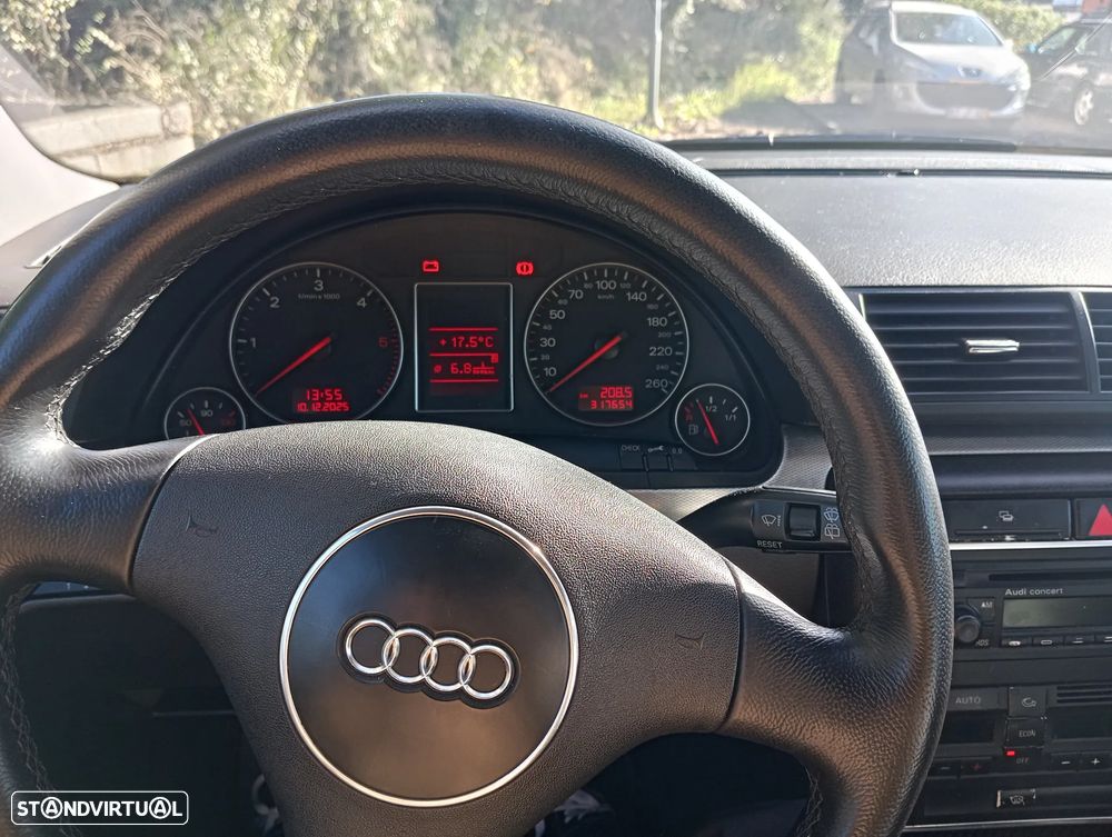 Audi A4 Avant 1.9 TDI m6 - 13