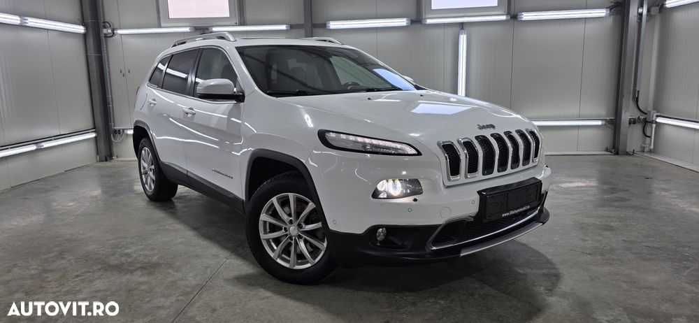 Jeep Cherokee - 1