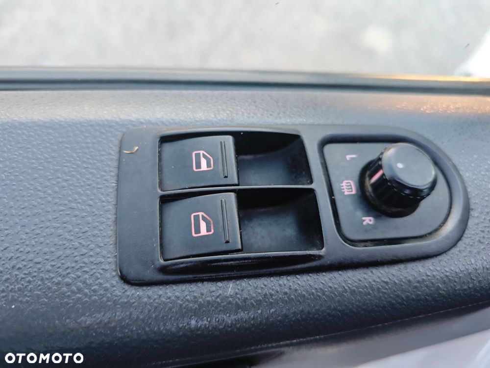 Volkswagen TRANSPORTER T5 - 16