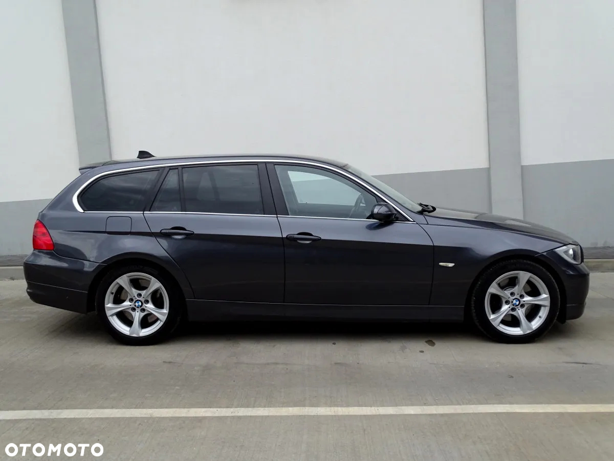 BMW Seria 3 330xd DPF Touring - 4