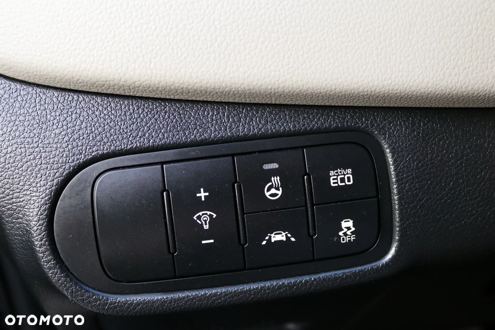 Kia Carens 1.7 CRDi L 7os - 29