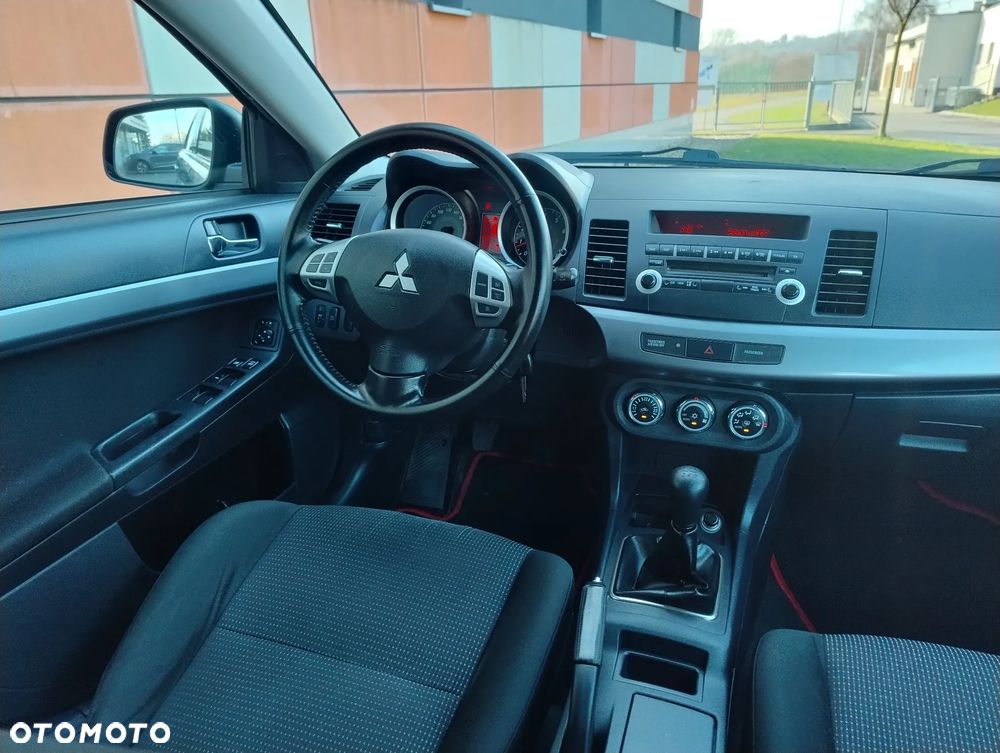 Mitsubishi Lancer 1.8 Intense - 12