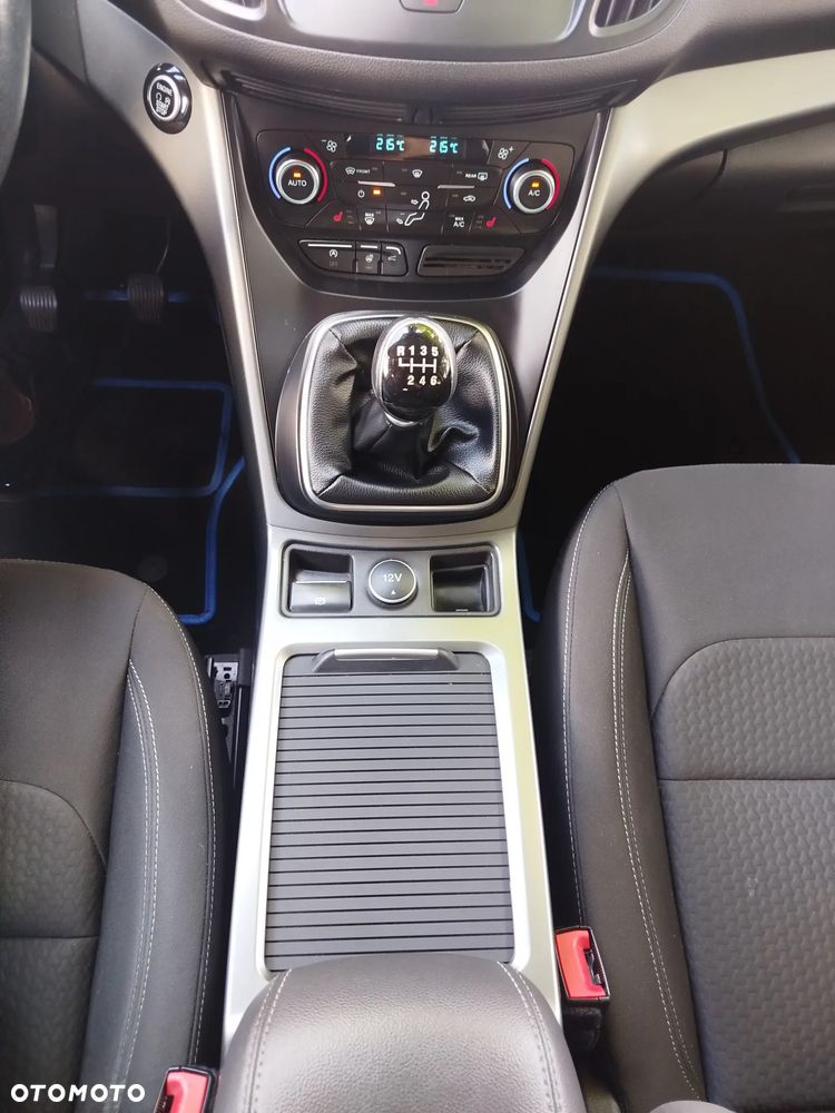 Ford Kuga - 8