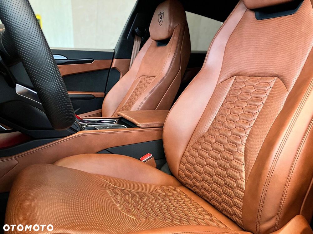 Lamborghini Urus - 10