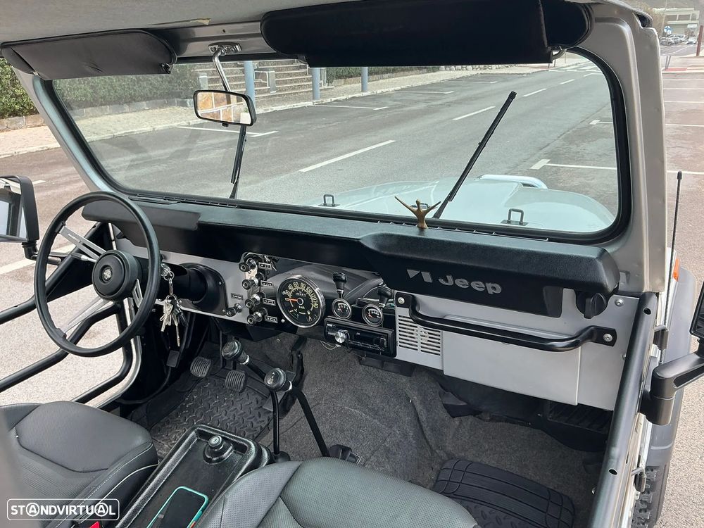 Jeep CJ-8 - 6
