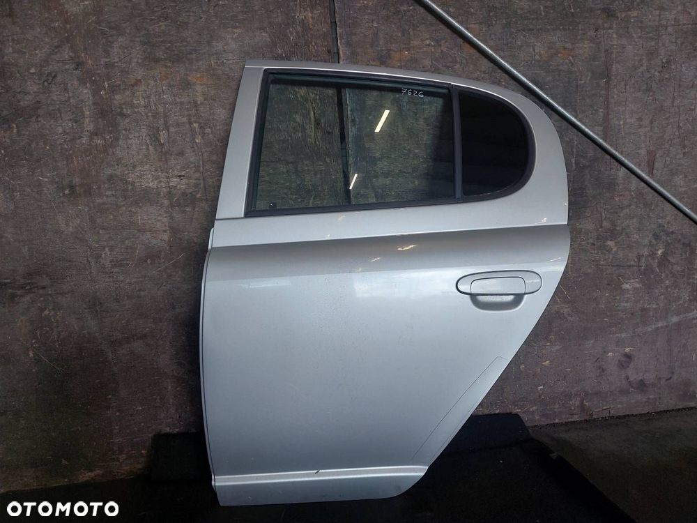 DRZWI KOMPLETNE LEWY TYŁ TOYOTA YARIS I HB 5D 1E7 - 1
