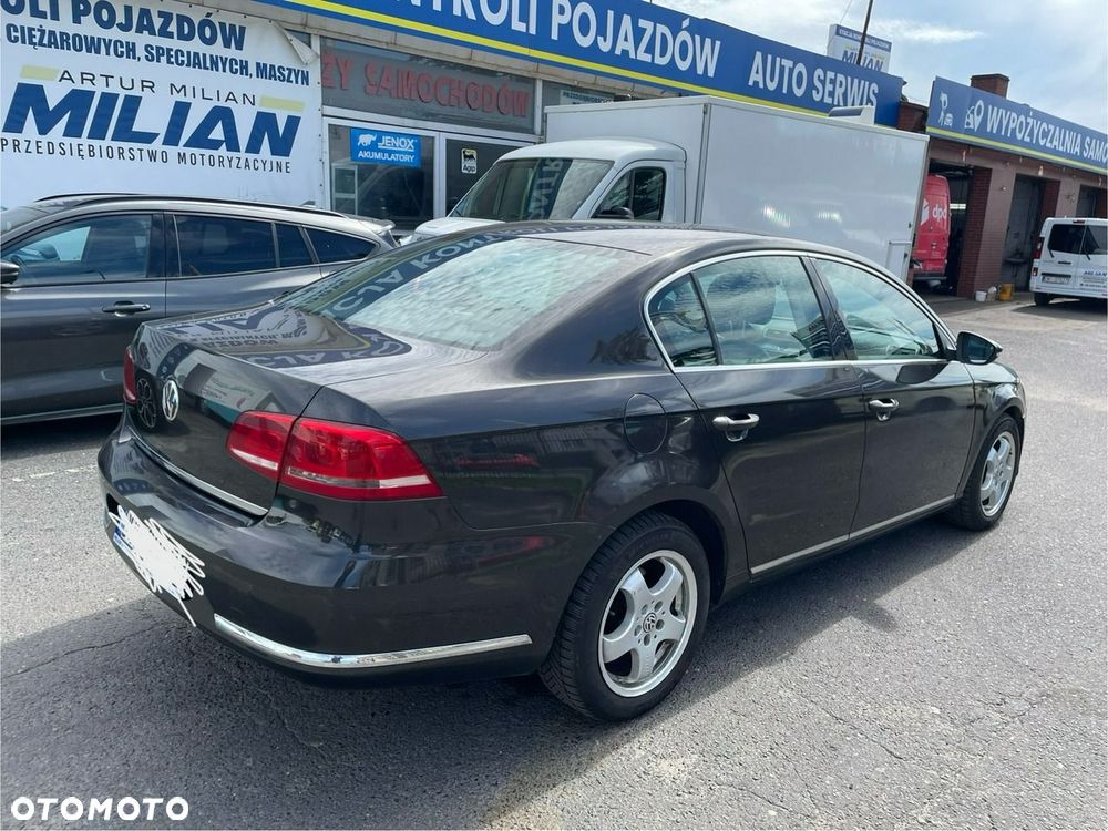 Volkswagen Passat - 5
