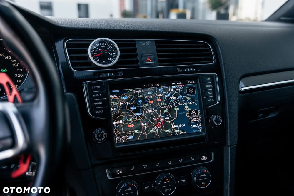 Volkswagen Golf GTI (BlueMotion Technology) DSG Performance - 10