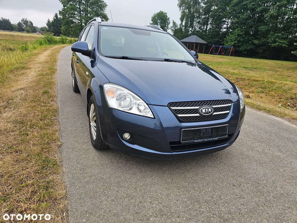 Kia Ceed - 13