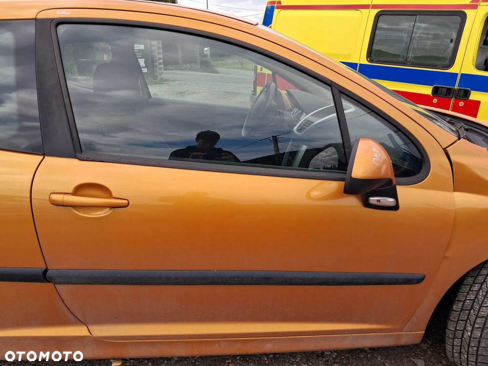 DRZWI PRAWE PRZOD PEUGEOT 207 3D KHW