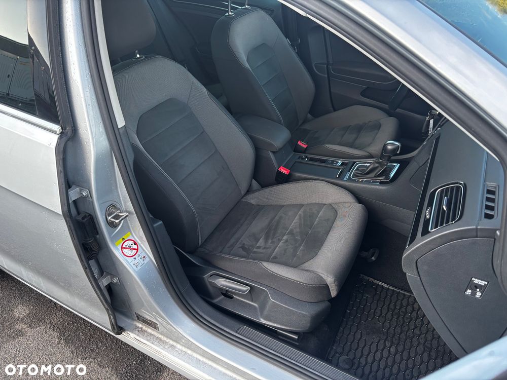 Volkswagen Golf 2.0 TDI SCR DSG Highline - 32