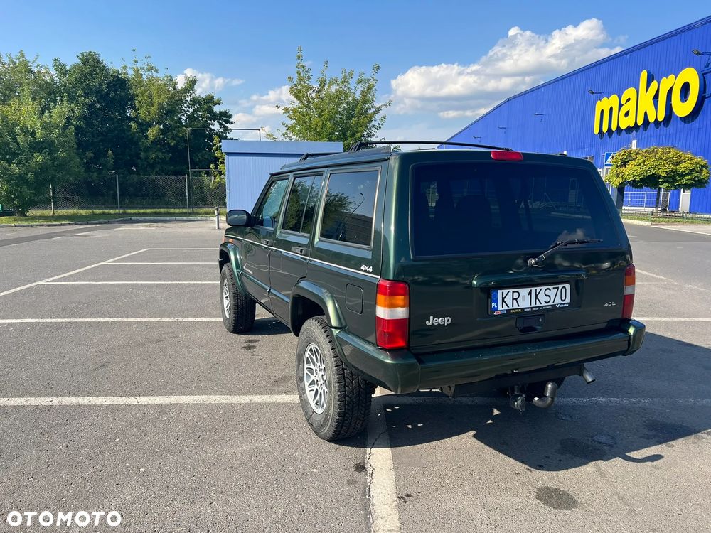 Jeep Cherokee - 4