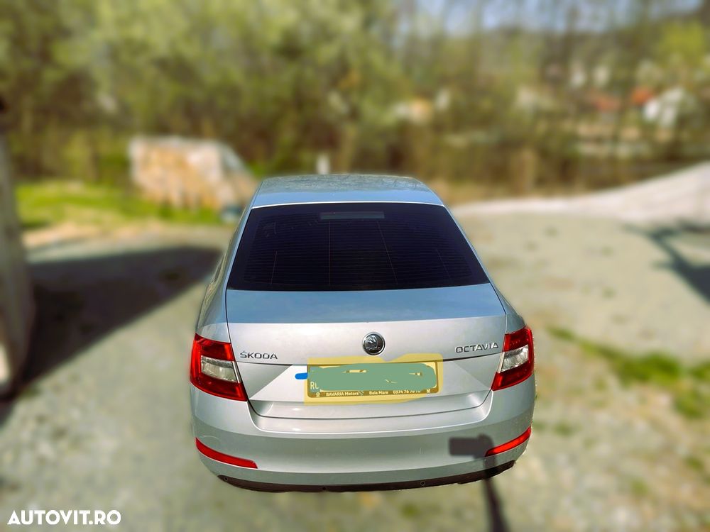 Skoda Octavia 2.0 TDI ELEGANCE DSG - 9