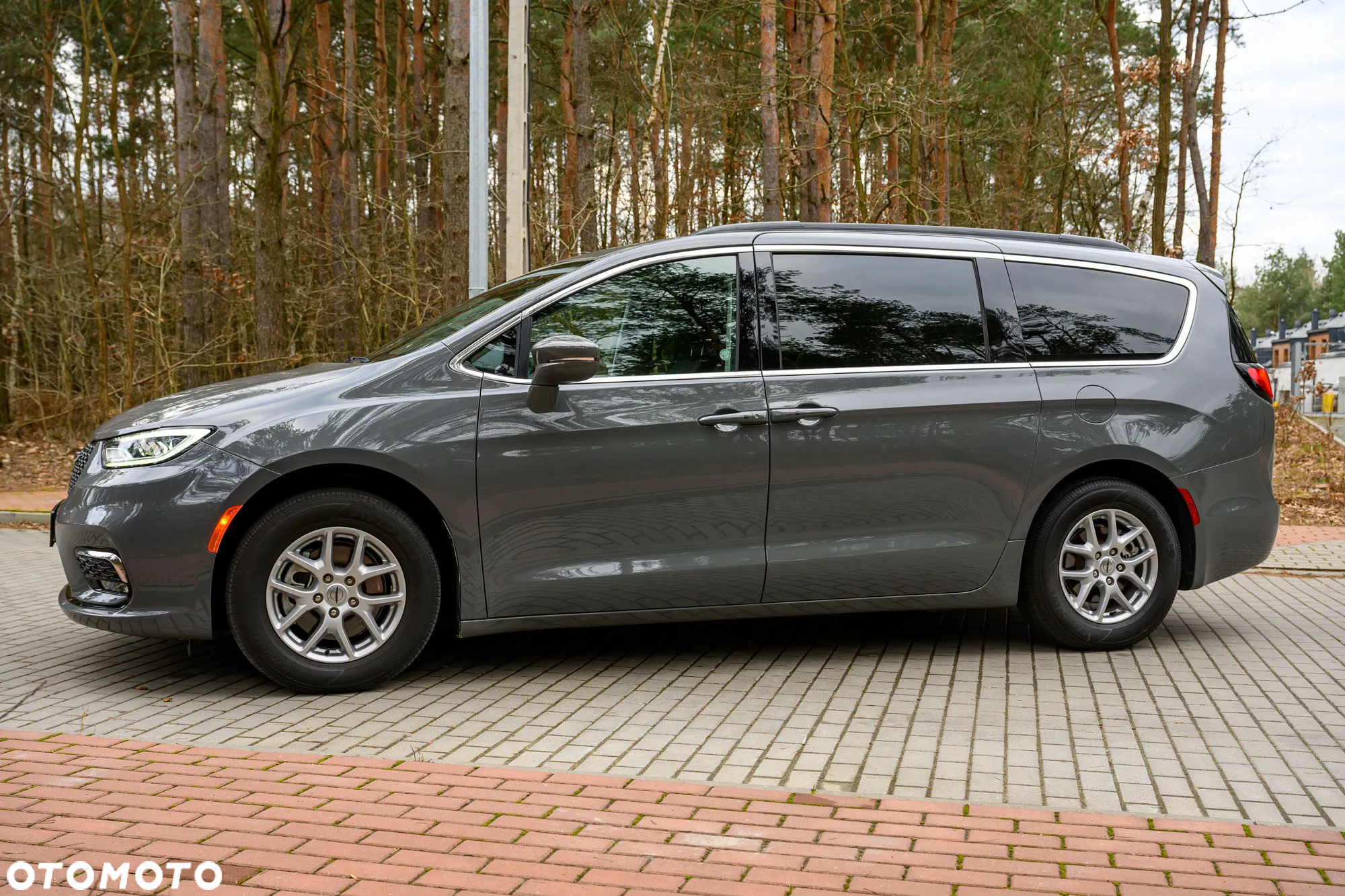 Chrysler Pacifica - 2