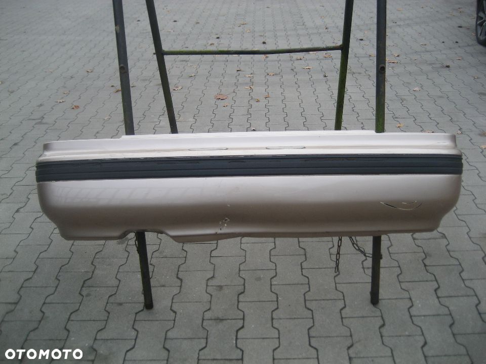 subaru legacy sedan 90-94r zderzak tył tylni