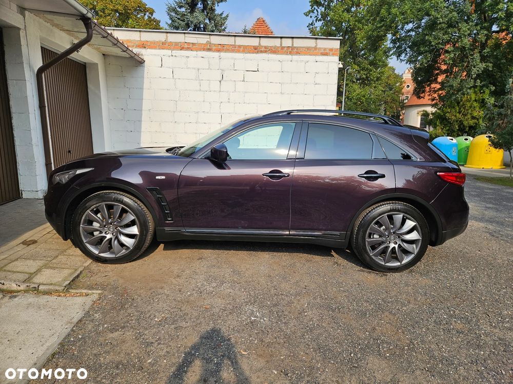 Infiniti QX70 - 10