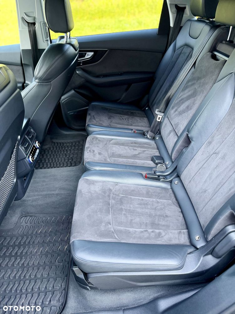 Audi Q7 - 9