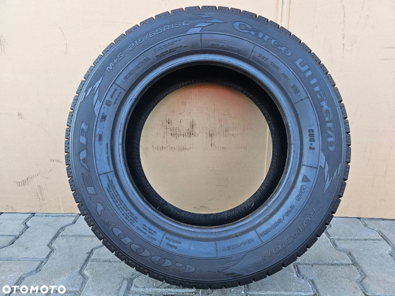 (O83) 215/65R15C 104/102T 8,2mm 15r BUS / GoodYear Cargo UltraGrip Cug-2 - 4