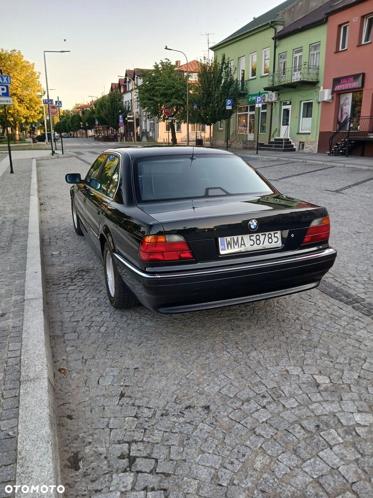 BMW Seria 7 728i L - 4