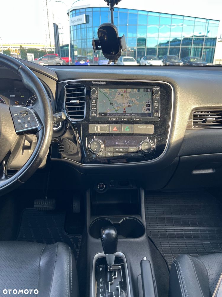 Mitsubishi Outlander - 14