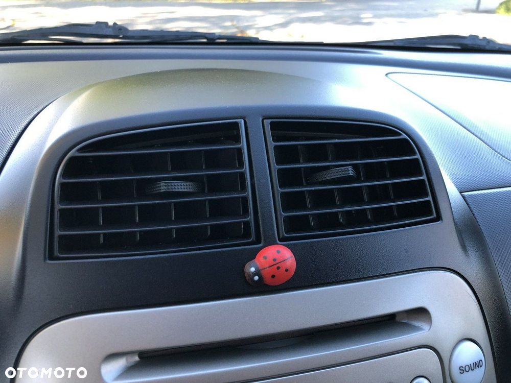 Daihatsu Sirion - 18