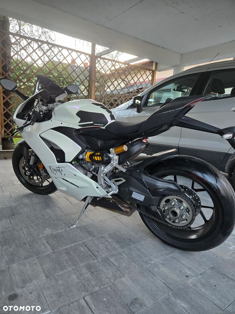 Ducati Panigale V2 - 2