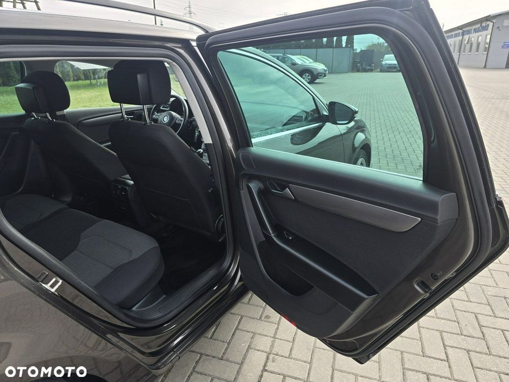 Volkswagen Passat - 29