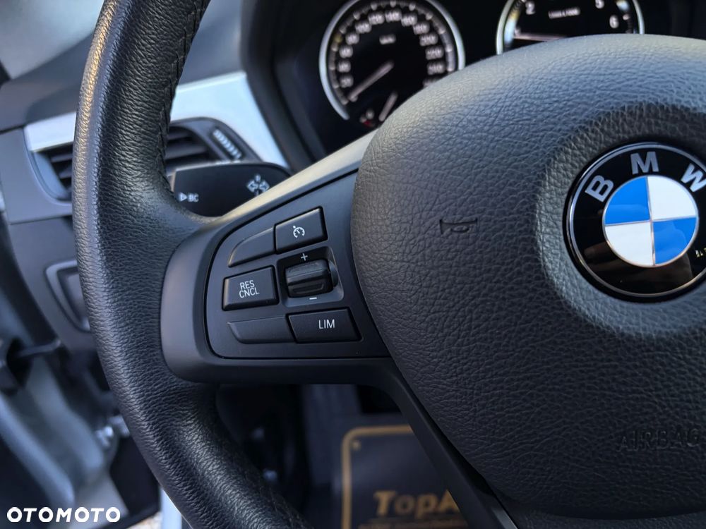 BMW X1 sDrive20i Advantage - 23