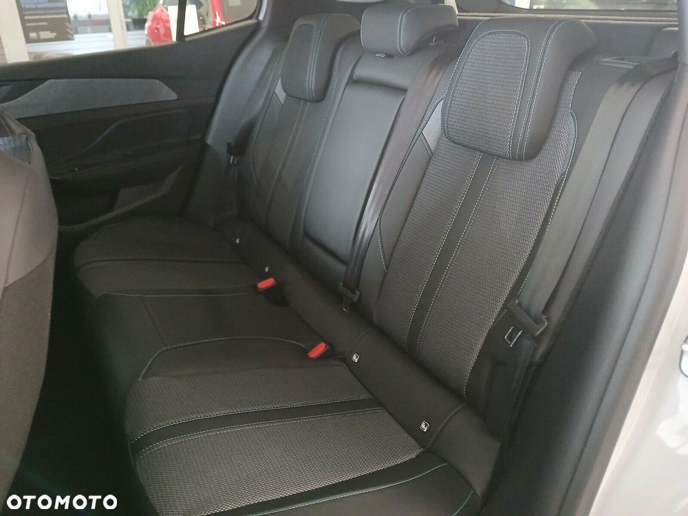 Peugeot 408 1.2 PureTech mHEV GT S&S e-DSC6 - 11