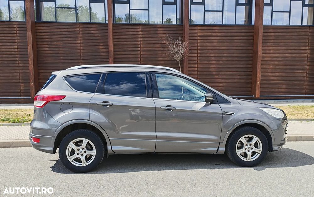 Ford Kuga 2.0 TDCi Powershift 4WD Titanium - 9