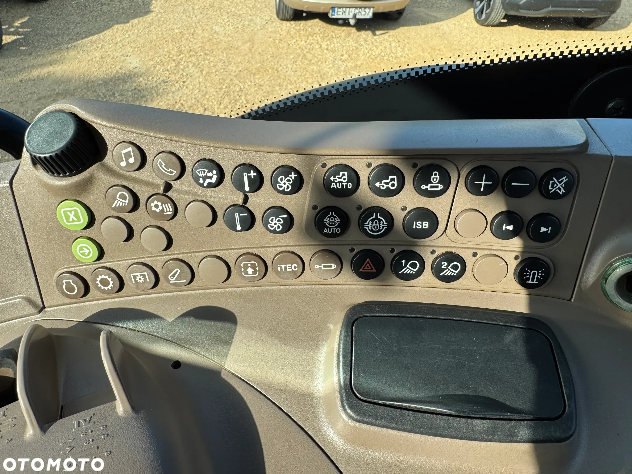 John Deere 6120R - 27