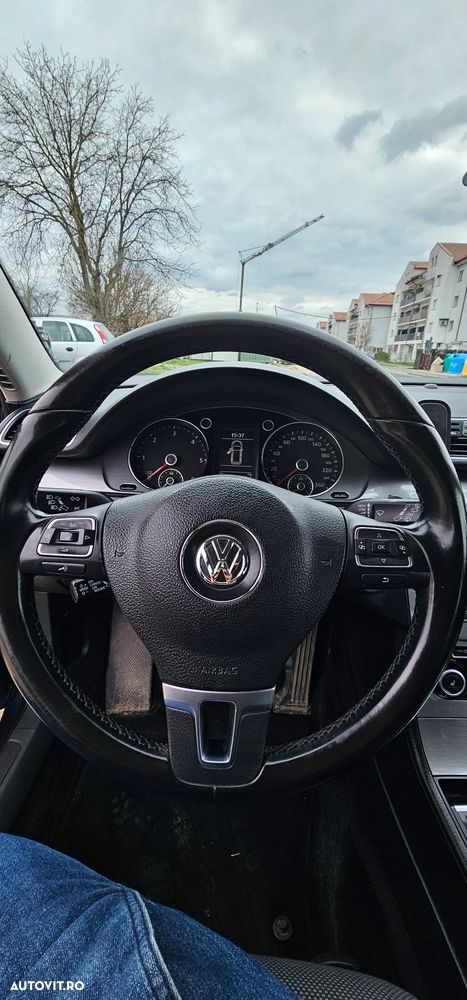 Volkswagen Passat 2.0 TDI Blue TDI Comfortline - 9