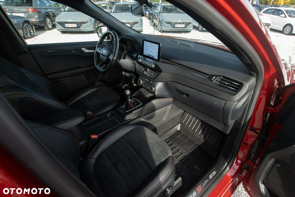 Ford Kuga - 37