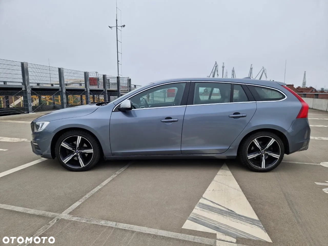 Volvo V60 T3 Drive-E R-Design Kinetic - 2