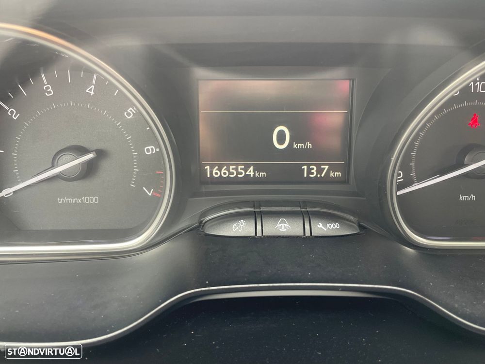 Peugeot 2008 1.2 PureTech Active - 14