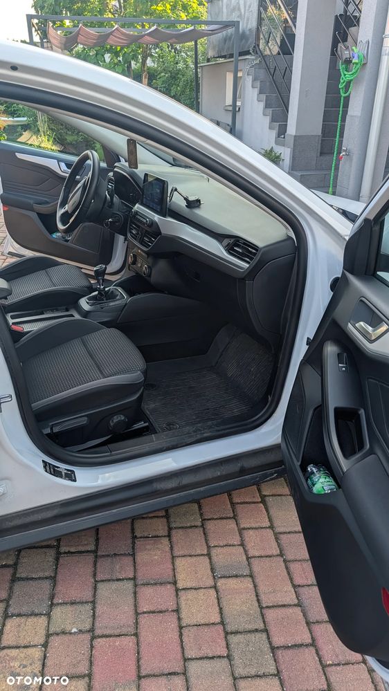 Ford Focus 1.0 EcoBoost Connected - 11