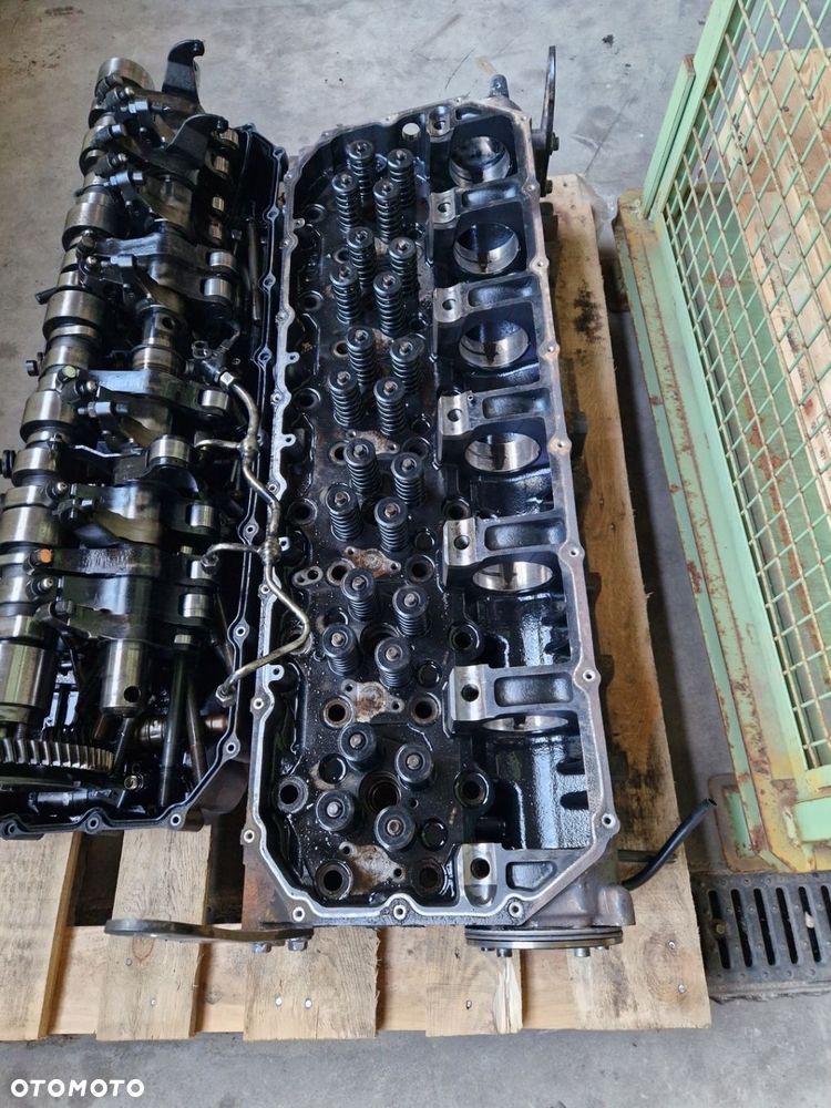 Głowica Silnika Iveco Stralis Cursor 10 F3AE0681 Cylinder Head Euro 3