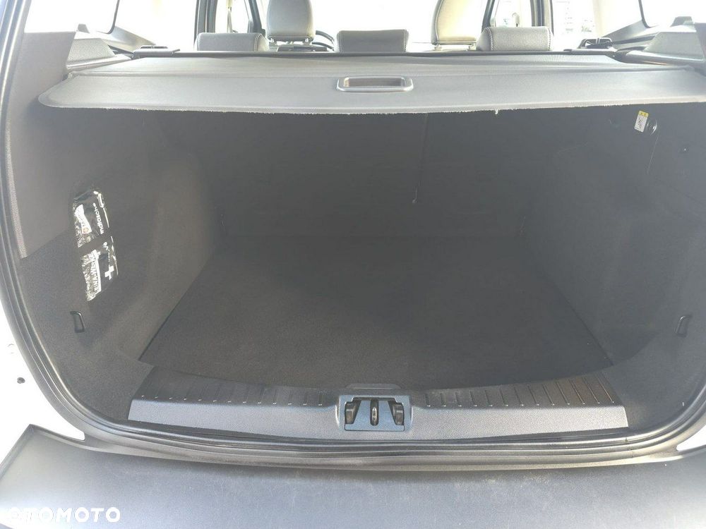 Ford Kuga - 27