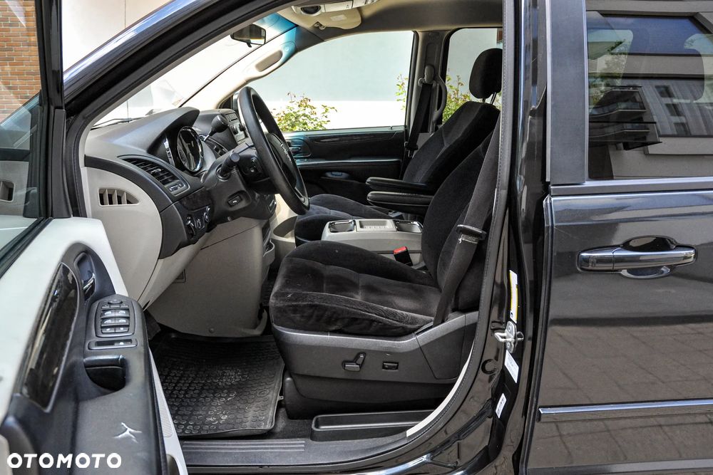 Dodge Grand Caravan - 7