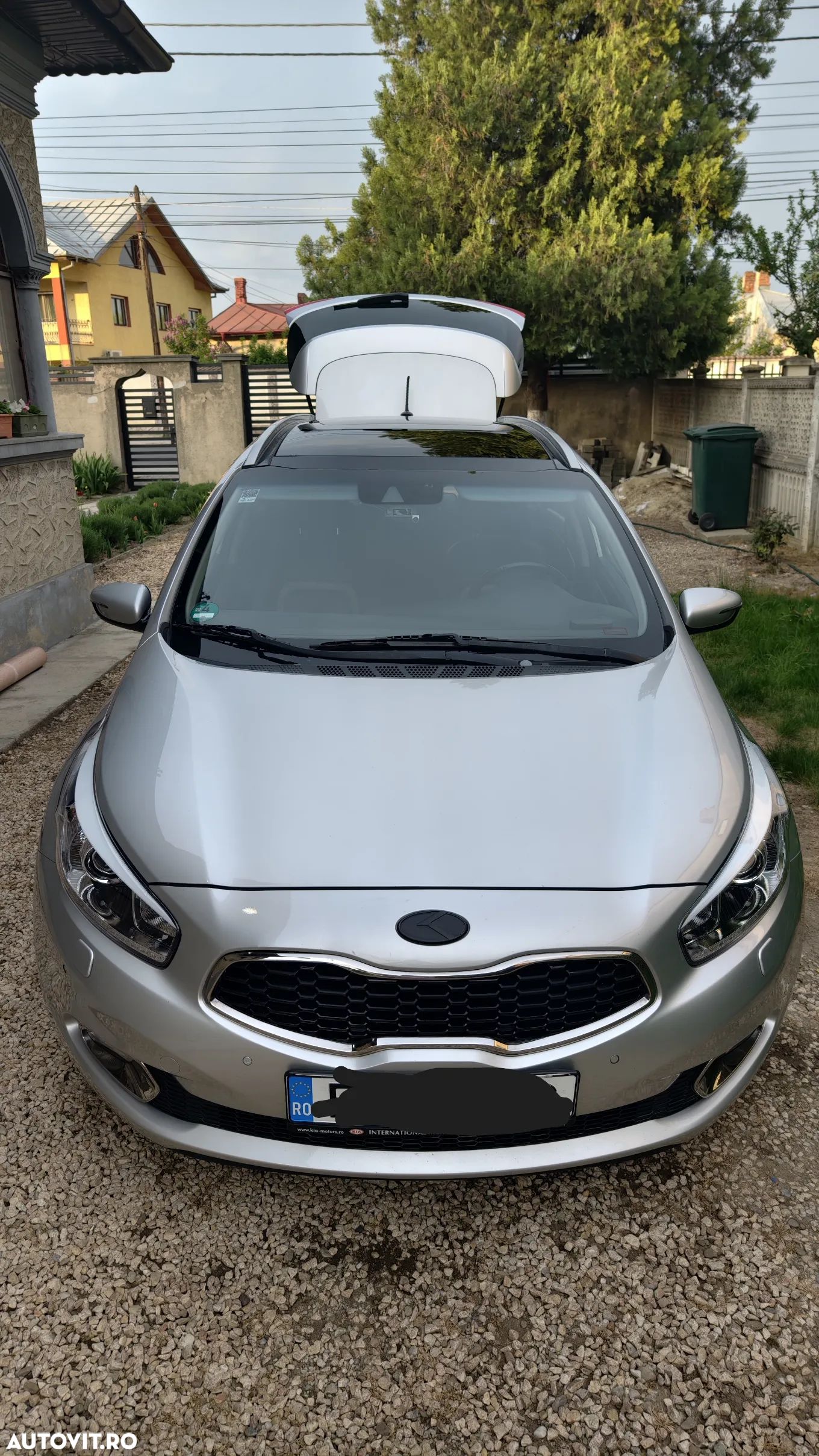 Kia Ceed 1.6 CRDi 128 Aut. SW Platinum Edition - 1