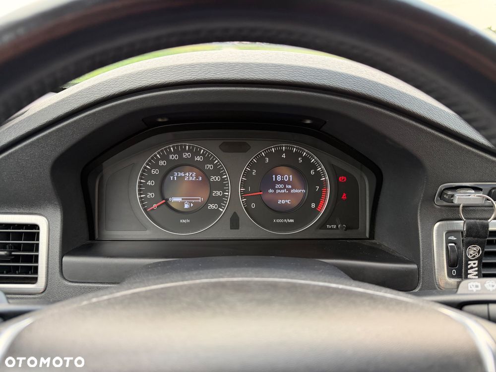 Volvo V70 2.5T R-Design Summum - 14