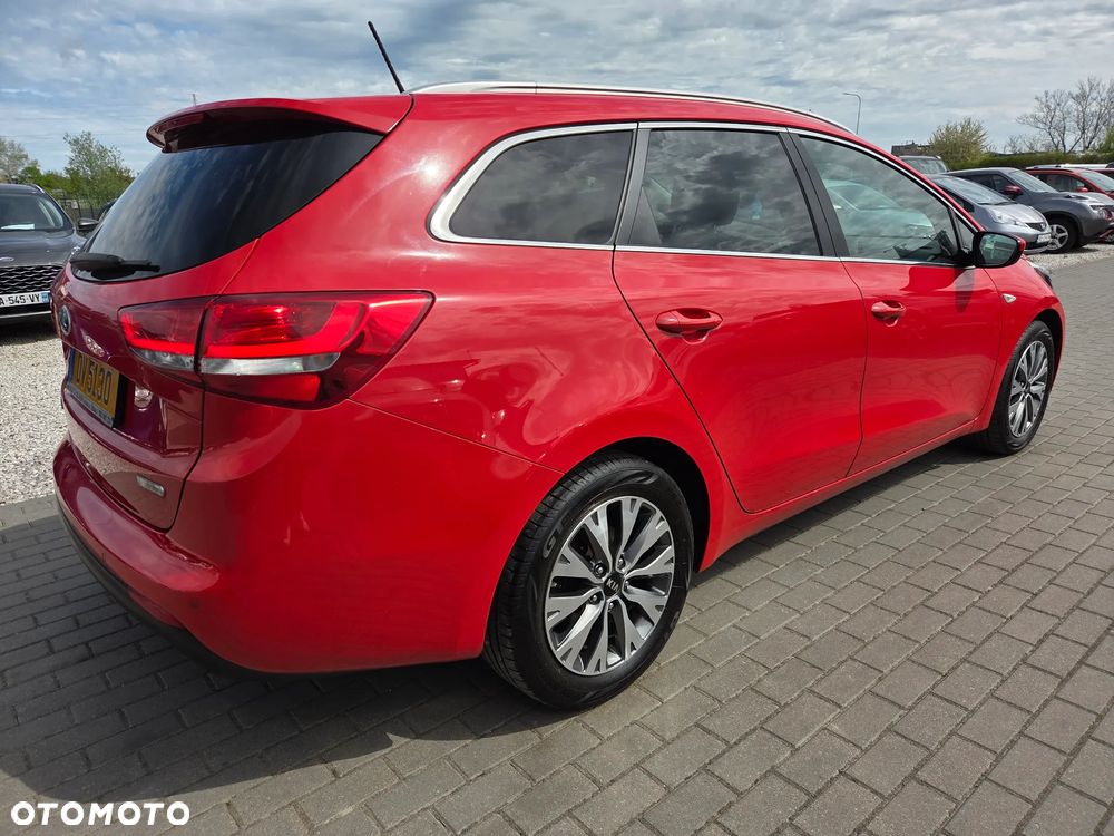 Kia Ceed 1.6 CRDi 136 ISG Platinum Edition - 4