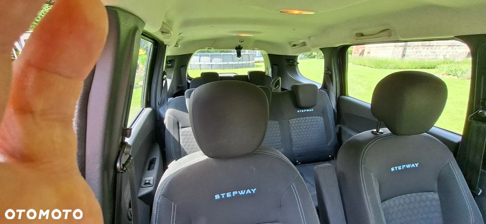 Dacia Lodgy TCe 115 Stepway - 3