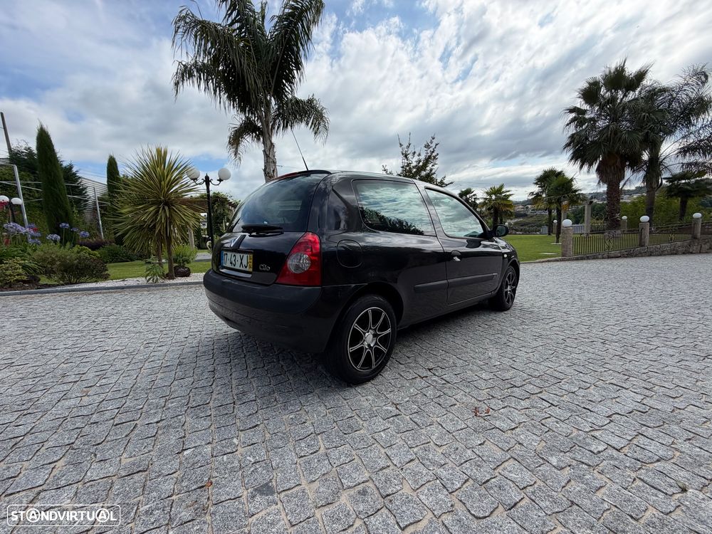 Renault Clio - 17